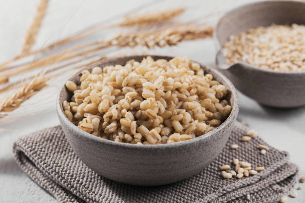 Rolled wheat flakes for daily breakfast.